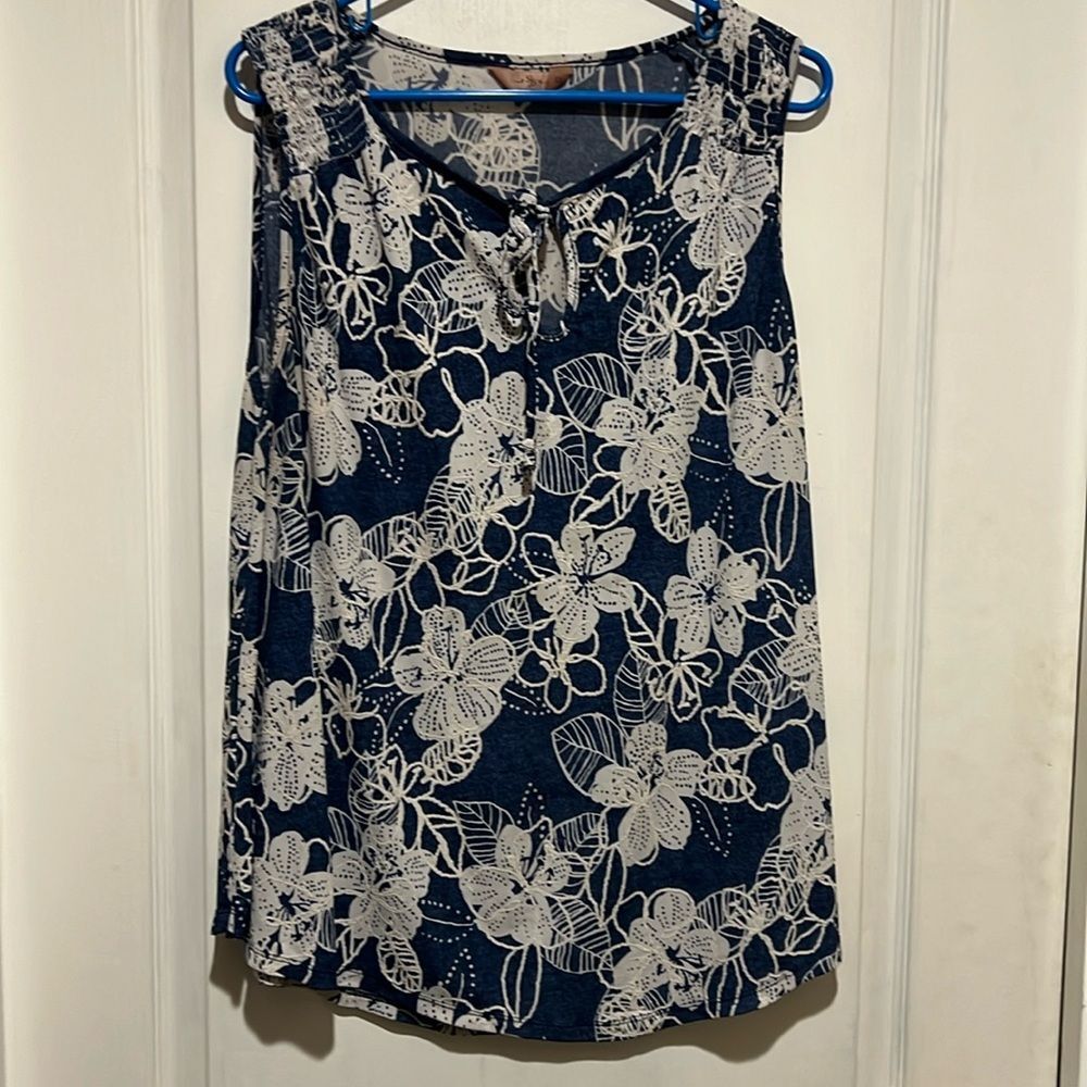 SJS sleeveless blouse